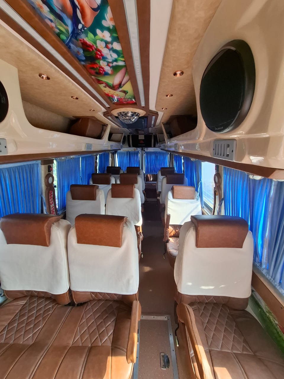 KD Travels group vehicle