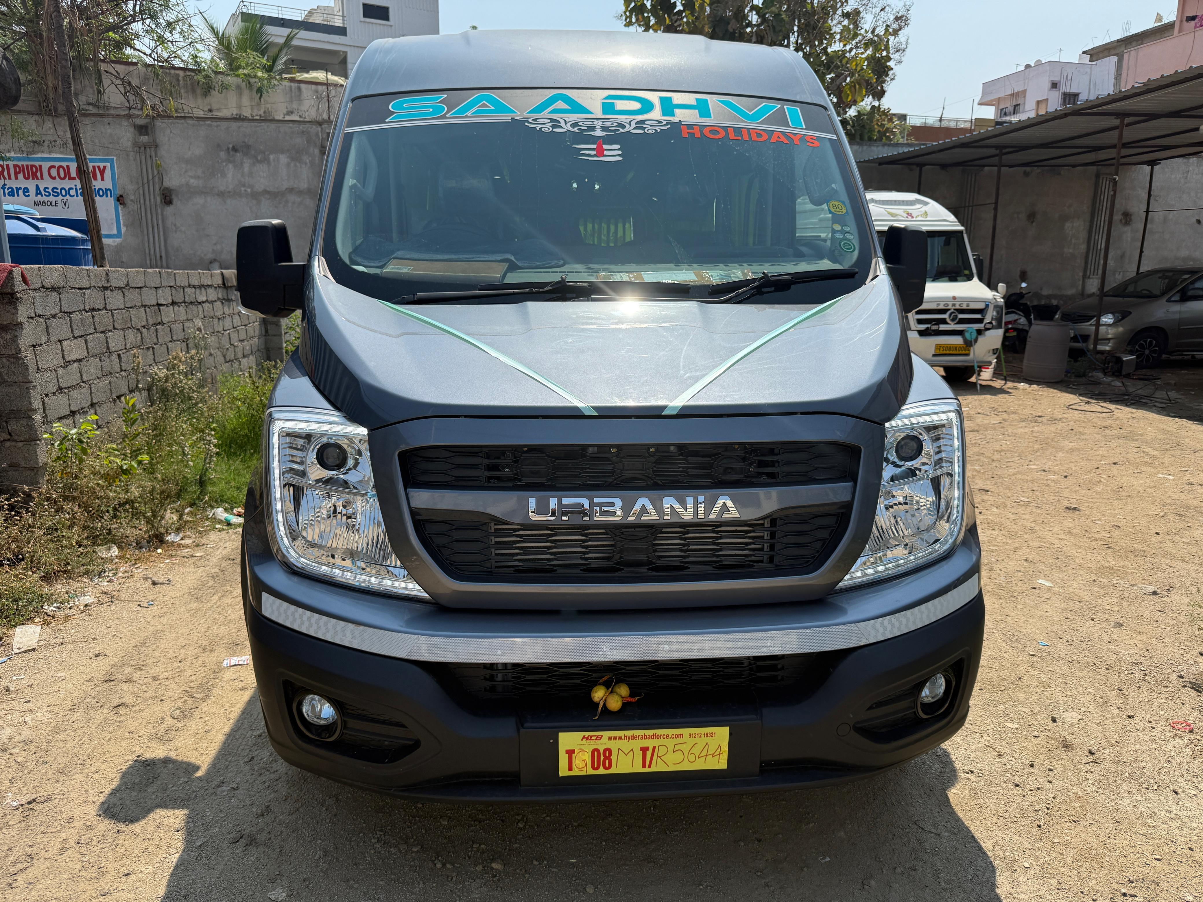 KD Travels group vehicle