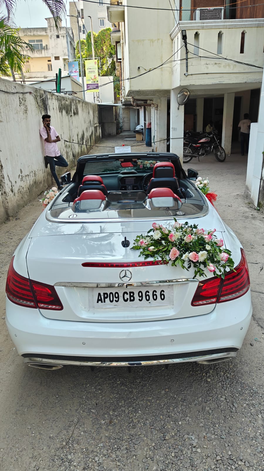 KD Travels luxury wedding car