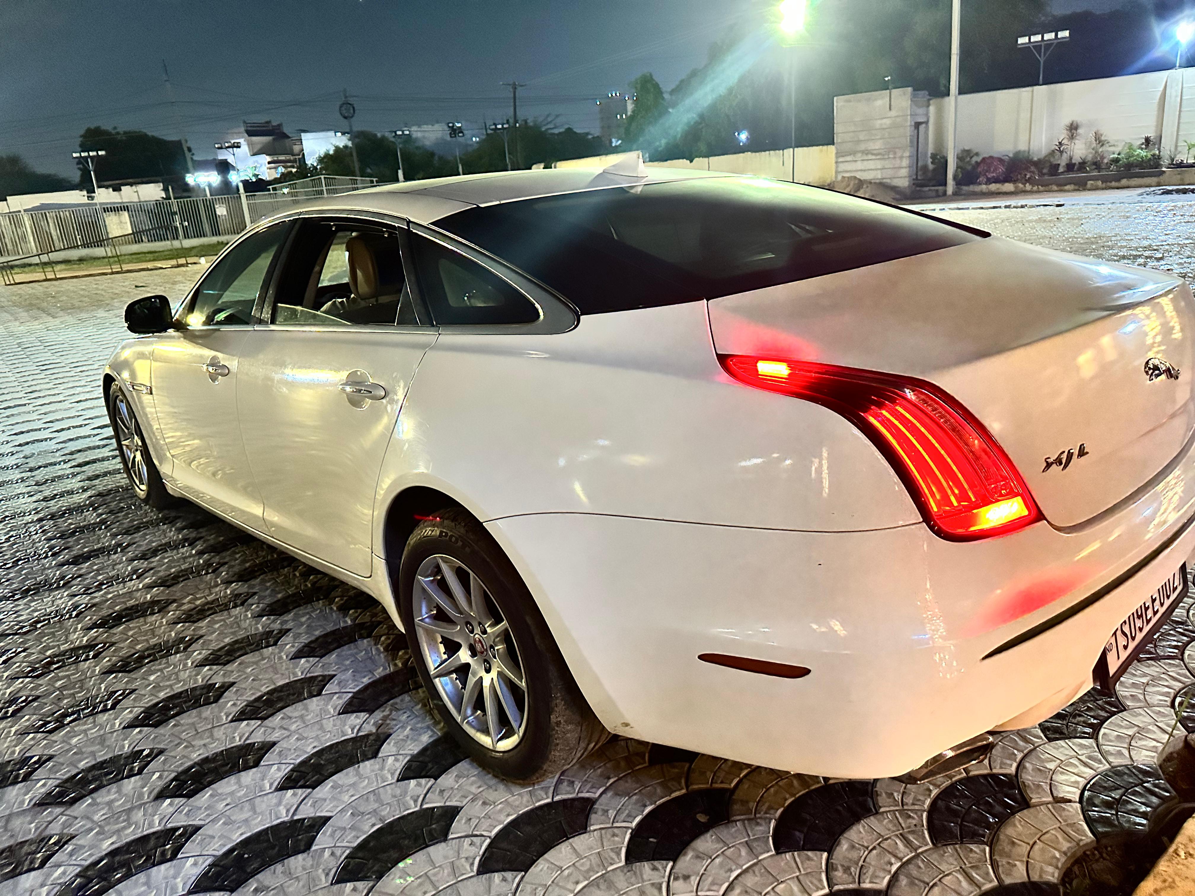 KD Travels luxury wedding car